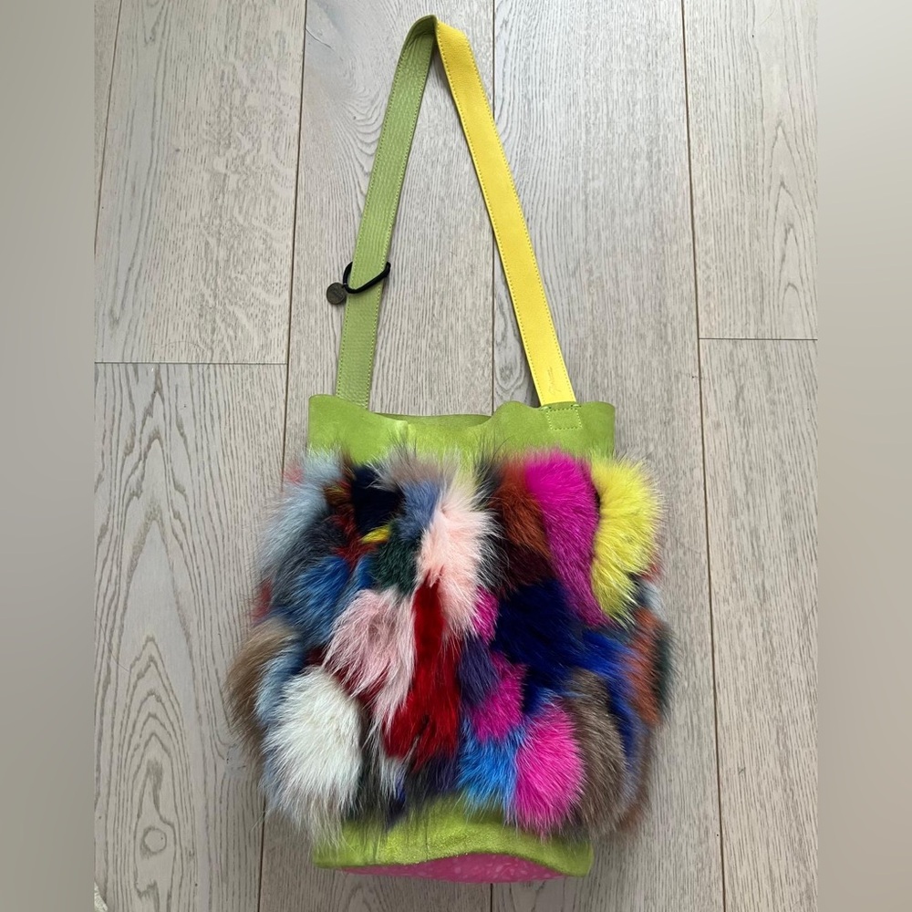 Gloriaca Multicolor Fur & Leather Bucket Bag – Unique & Statement Piece